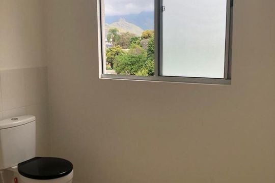 Banheiro de apartamento à venda com 1 quarto, 49m² em Taquara, Rio de Janeiro