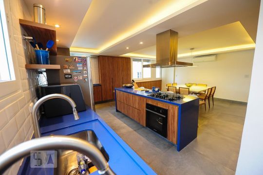 Cozinha de apartamento à venda com 4 quartos, 300m² em Sumaré, São Paulo