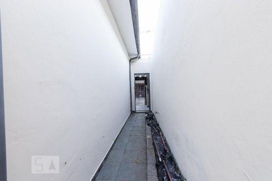 Corredor externo de casa à venda com 3 quartos, 115m² em Itaquera, São Paulo