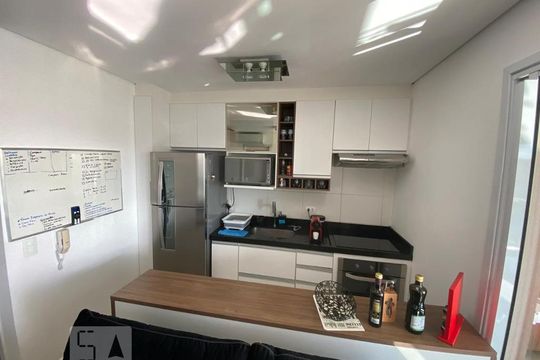 Cozinha de apartamento à venda com 1 quarto, 43m² em Jardim Aeroporto, São Paulo