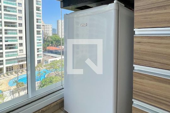 Varanda/Cozinha de kitnet/studio para alugar com 1 quarto, 45m² em Vila Olímpia, São Paulo