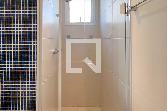 Banheiro de kitnet/studio para alugar com 1 quarto, 45m² em Vila Olímpia, São Paulo