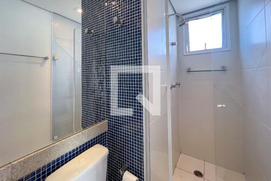 Banheiro de kitnet/studio para alugar com 1 quarto, 45m² em Vila Olímpia, São Paulo