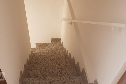 Escada de casa de condomínio à venda com 2 quartos, 61m² em Cupecê, São Paulo