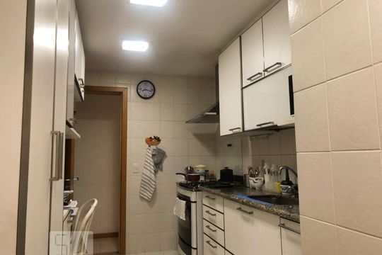 Cozinha de apartamento à venda com 3 quartos, 180m² em Barra da Tijuca, Rio de Janeiro