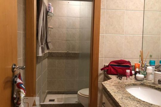 Banheiro da Suíte 02 de apartamento à venda com 3 quartos, 180m² em Barra da Tijuca, Rio de Janeiro