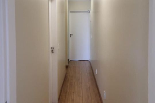Corredor de casa para alugar com 3 quartos, 145m² em Jardim Ester, São Paulo
