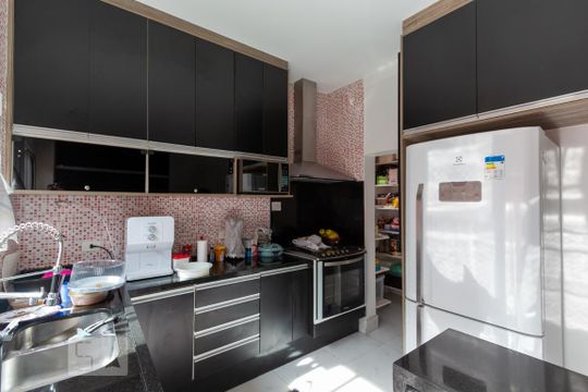 Cozinha de casa para alugar com 3 quartos, 280m² em Jardim Colombo, São Paulo