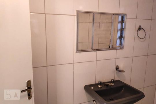 Banheiro de casa à venda com 2 quartos, 85m² em Jardim Colorado, São Paulo