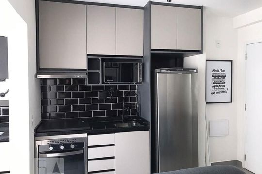 Cozinha de apartamento à venda com 1 quarto, 38m² em Vila Suzana, São Paulo