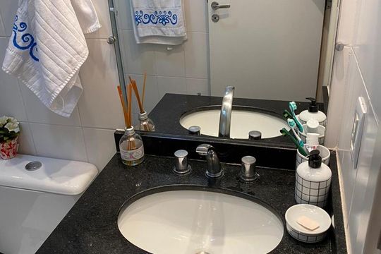 Banheiro da Suite de apartamento à venda com 2 quartos, 94m² em Vila Gumercindo, São Paulo