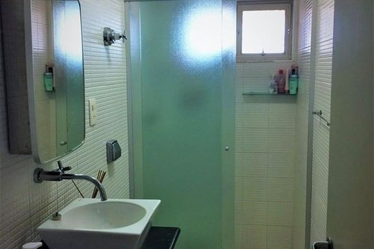 Banheiro de apartamento à venda com 2 quartos, 55m² em Vila Mariana, São Paulo