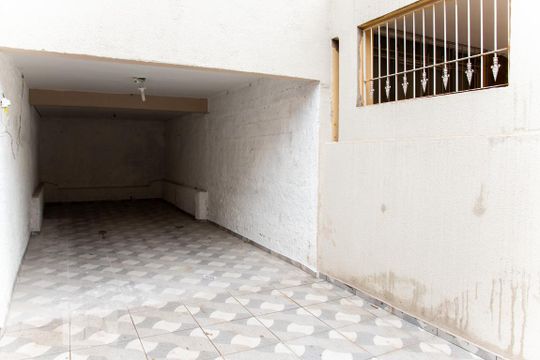 Garagem de casa para alugar com 4 quartos, 165m² em Itaquera, São Paulo