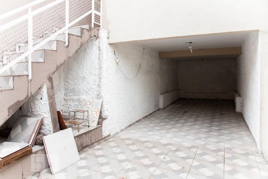 Garagem de casa para alugar com 4 quartos, 165m² em Itaquera, São Paulo