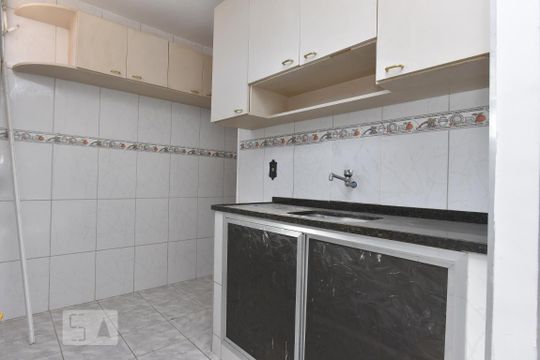 Cozinha de apartamento para alugar com 1 quarto, 38m² em Praia da Bandeira, Rio de Janeiro