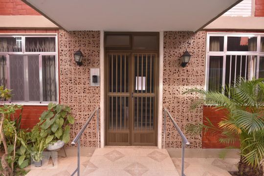 Hall de Entrada de apartamento para alugar com 1 quarto, 38m² em Praia da Bandeira, Rio de Janeiro
