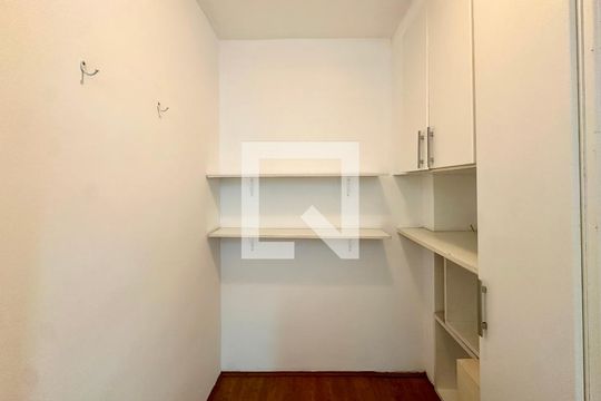 Quarto de Serviço de apartamento para alugar com 3 quartos, 100m² em Humaitá, Rio de Janeiro