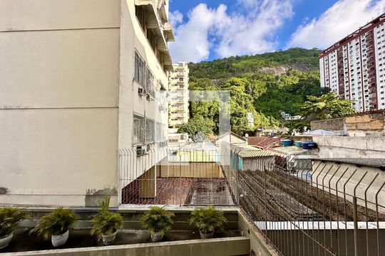 Vista de apartamento para alugar com 3 quartos, 100m² em Humaitá, Rio de Janeiro