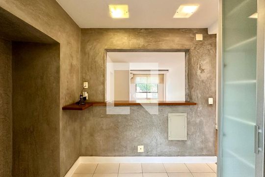 Cozinha de apartamento para alugar com 3 quartos, 100m² em Humaitá, Rio de Janeiro