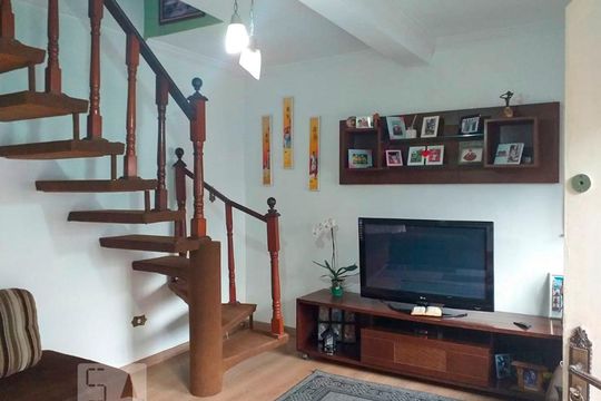 Casa para alugar com 4 quartos, 270m² em Parque Boturussu, São Paulo