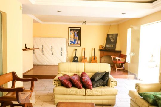 Casa à venda com 5 quartos, 550m² em Campestre, Santo André
