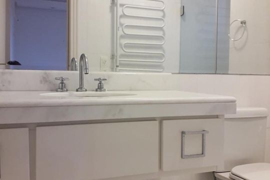 Banheiro da Suíte 2 de apartamento à venda com 3 quartos, 170m² em Moinhos de Vento, Porto Alegre