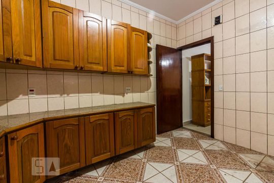 Cozinha de casa para alugar com 3 quartos, 160m² em Km 18, Osasco