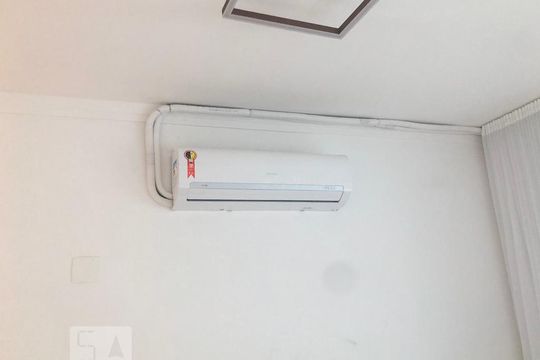 Sala - Ar condicionado  de kitnet/studio para alugar com 1 quarto, 55m² em Vila Regente Feijó, São Paulo