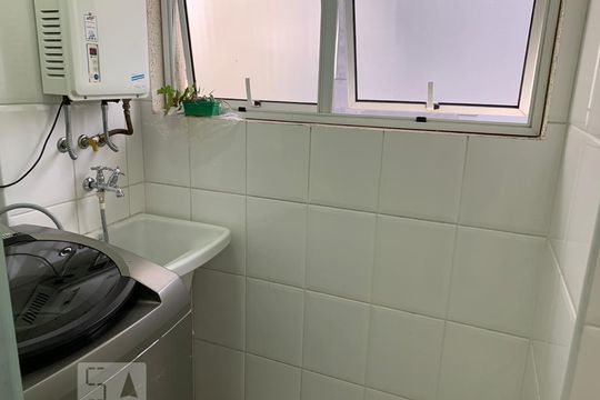 Área de Serviço de apartamento para alugar com 2 quartos, 53m² em Sumarezinho, São Paulo
