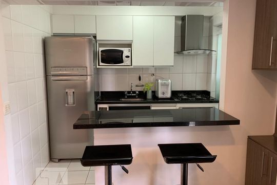 Cozinha de apartamento para alugar com 2 quartos, 53m² em Sumarezinho, São Paulo