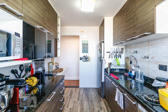 Cozinha de apartamento à venda com 2 quartos, 60m² em Vila Sofia, São Paulo