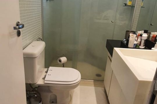 Banheiro de kitnet/studio à venda com 1 quarto, 45m² em Vila Mariana, São Paulo