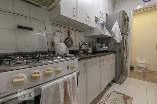 Cozinha de apartamento à venda com 2 quartos, 64m² em Vila Pereira Cerca, São Paulo
