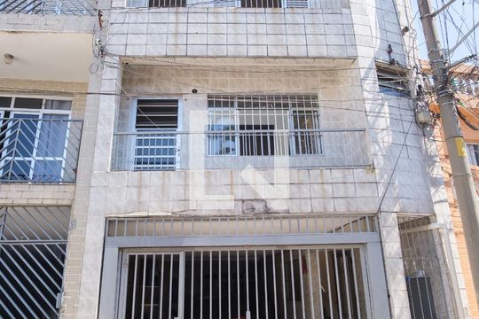 Fachada de casa para alugar com 2 quartos, 75m² em Vila Carrão, São Paulo