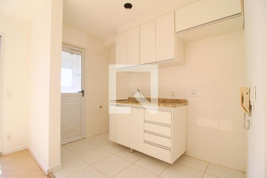 Cozinha de apartamento para alugar com 2 quartos, 50m² em Vila Metalúrgica, Santo André