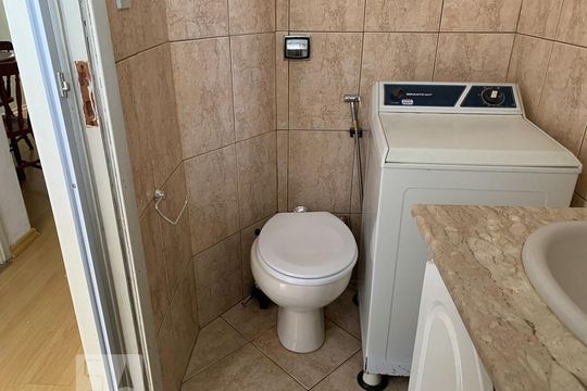 Banheiro de apartamento à venda com 1 quarto, 35m² em Centro, Campinas