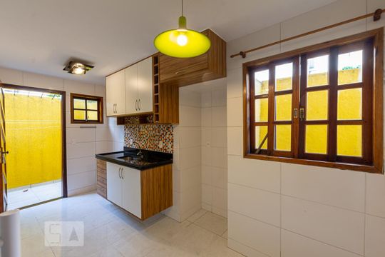 Cozinha de casa para alugar com 2 quartos, 70m² em Barreto, Niterói