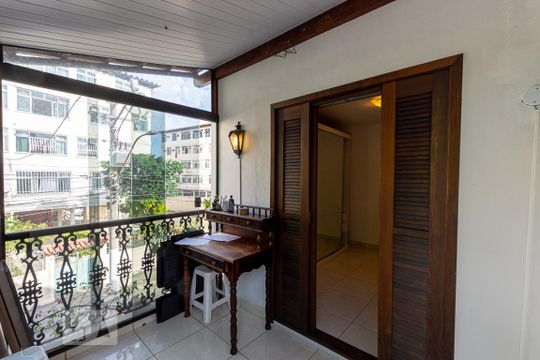Varanda do Quarto 2 de casa para alugar com 2 quartos, 70m² em Barreto, Niterói