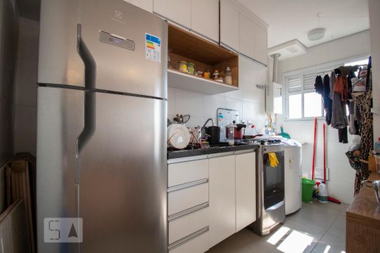 Cozinha e Área de Serviço de apartamento para alugar com 2 quartos, 54m² em Bom Retiro, São Paulo
