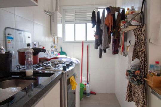 Cozinha e Área de Serviço de apartamento para alugar com 2 quartos, 54m² em Bom Retiro, São Paulo