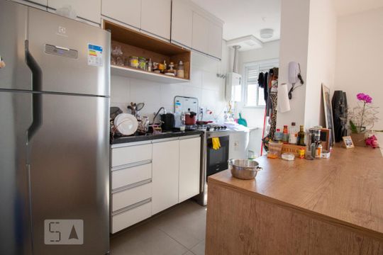 Cozinha de apartamento para alugar com 2 quartos, 54m² em Bom Retiro, São Paulo