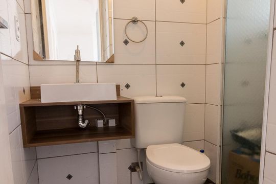 Banheiro de apartamento para alugar com 2 quartos, 46m² em Vila Rio, Guarulhos