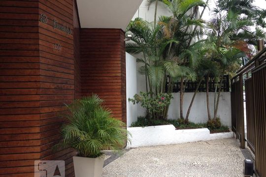 Entrada do Prédio de apartamento à venda com 3 quartos, 120m² em Leblon, Rio de Janeiro