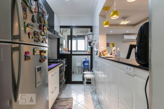 Cozinha de apartamento à venda com 2 quartos, 52m² em Vila Santo Estéfano, São Paulo