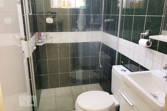 Banheiro de apartamento à venda com 2 quartos, 48m² em Brás, São Paulo