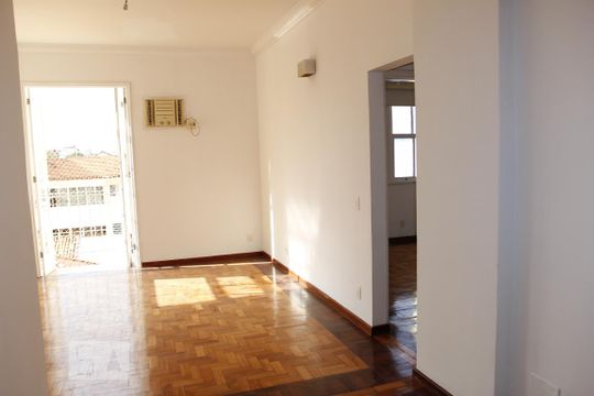 Sala de apartamento à venda com 2 quartos, 76m² em Urca, Rio de Janeiro