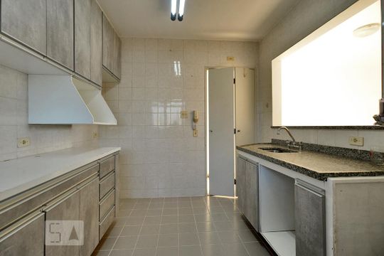 Cozinha de apartamento para alugar com 2 quartos, 56m² em Vila Pompéia, São Paulo