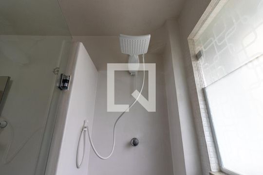 Banheiro Social de apartamento à venda com 3 quartos, 90m² em Jardim Europa, São Paulo