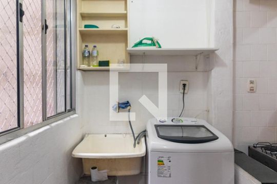 Área de serviço de apartamento à venda com 3 quartos, 90m² em Jardim Europa, São Paulo