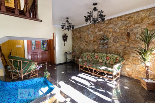 Sala 1 de casa para alugar com 3 quartos, 450m² em Jardim Maia, Guarulhos